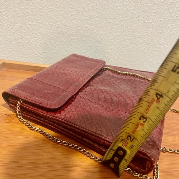 VTG 70’s Genuine Snakeskin Clutch Shoulder Bag Red Gold chain strap Flap Rare - Picture 5 of 16